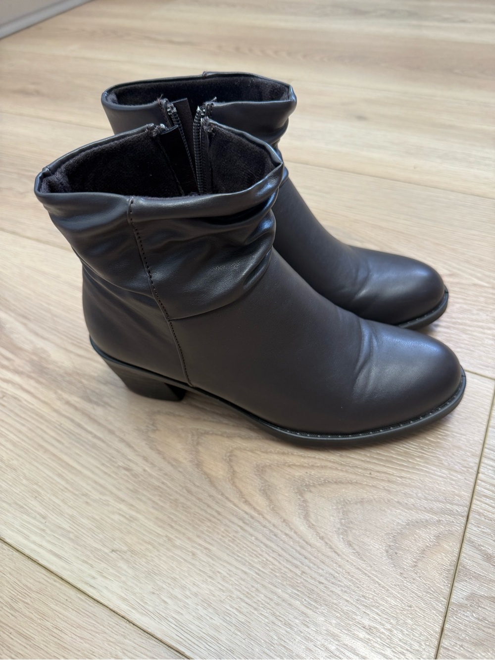 Easy Street Women's Shoe Size 5.5M
Brown True Stacked Heel Slouch
Boots